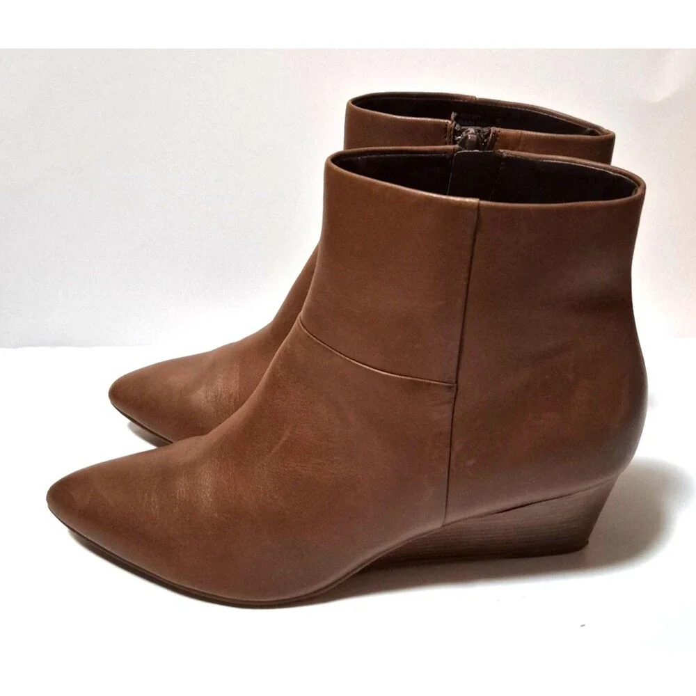Cole Haan Women's Eneida Tan Leather Zip Up Ankle Boots With Wedge Heels Sz 8B